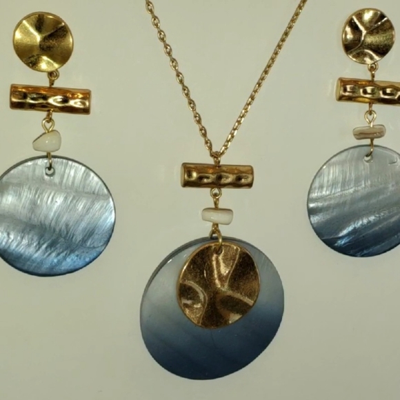 Necklace & Earring Set - Picture 5 of 11